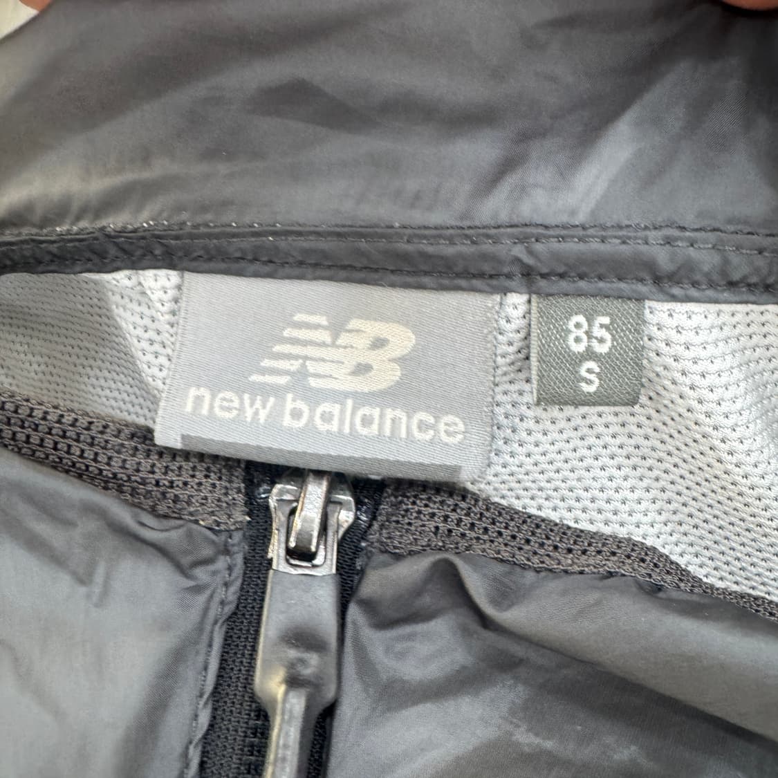 여성용 S 뉴발란스 경량 바람막이 자켓  상품이미지6