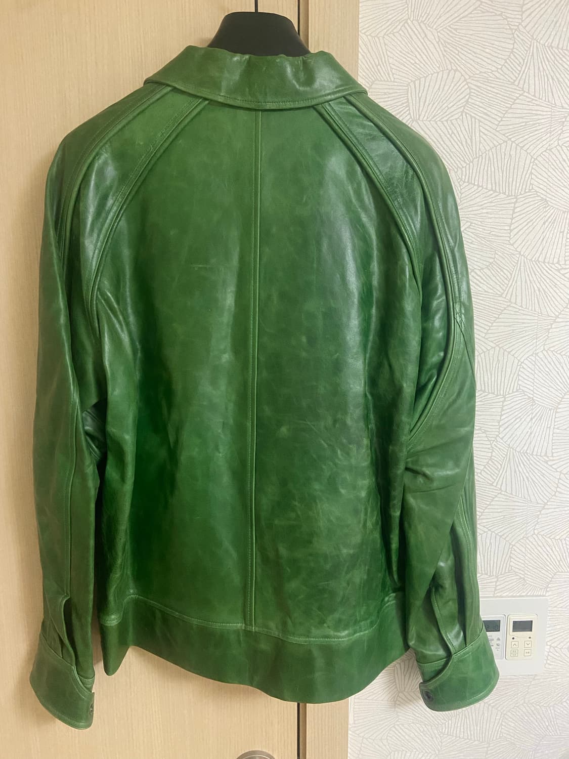 언어펙티드 레더 바시티 자켓 크랙 그린 M사이즈 탭채새제품 상품이미지3