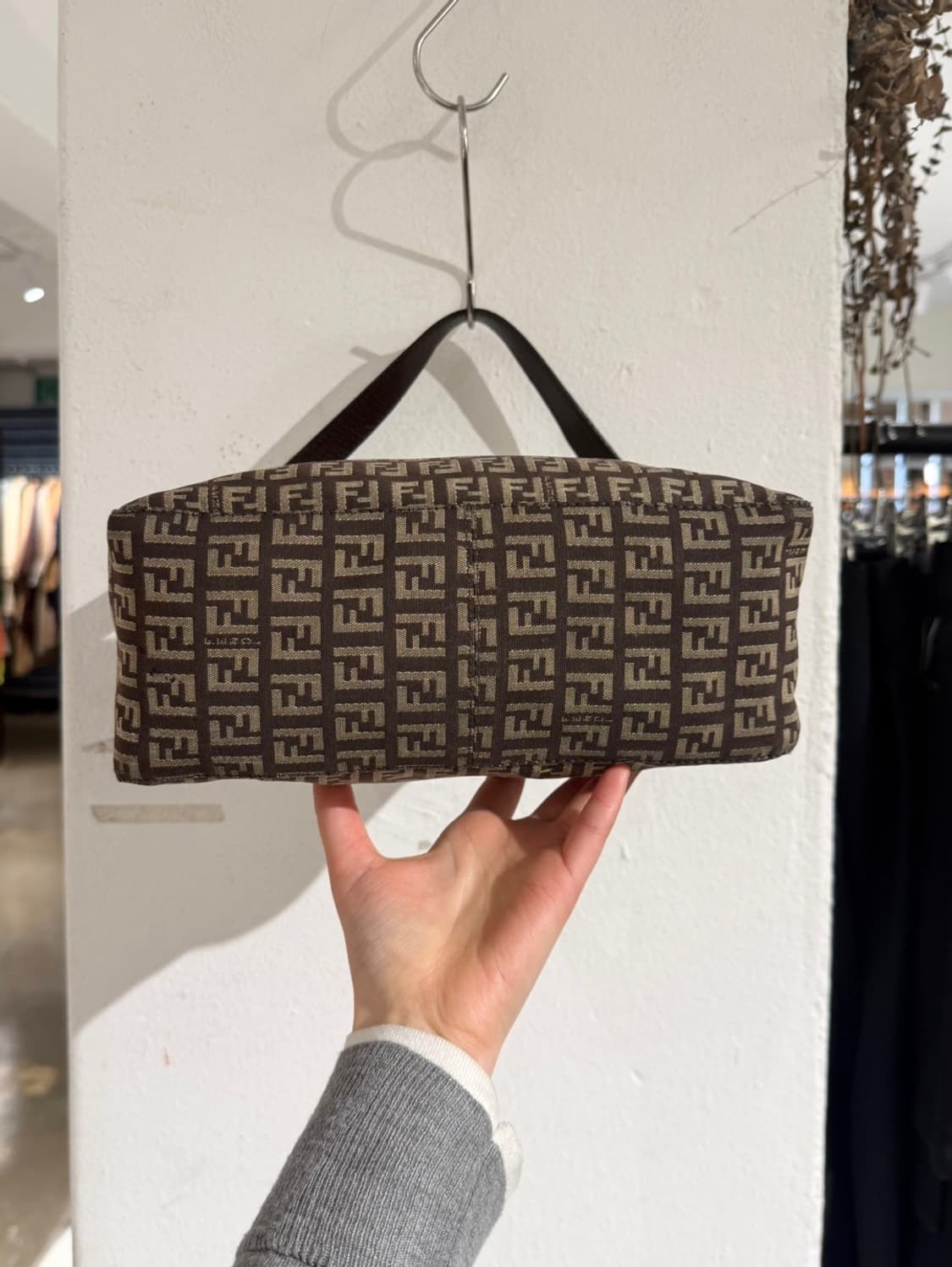 펜디 브라운 주카 미니 숄더백 상품이미지6