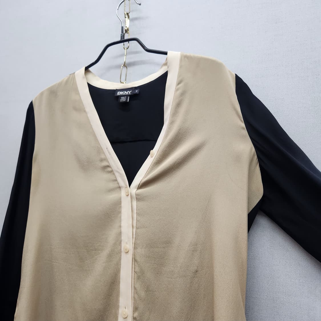 DKNY 배색 셔츠형 실크 블라우스 P(M) 상품이미지3