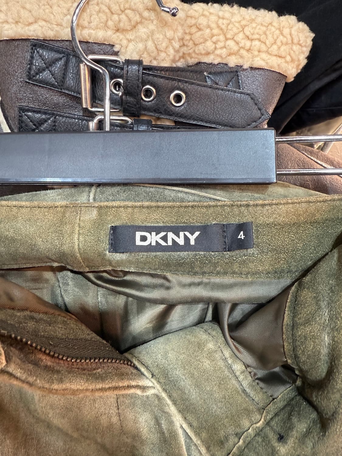 DKNY 카키 리얼레더 스웨이드 바지 사이즈 4 상품이미지5