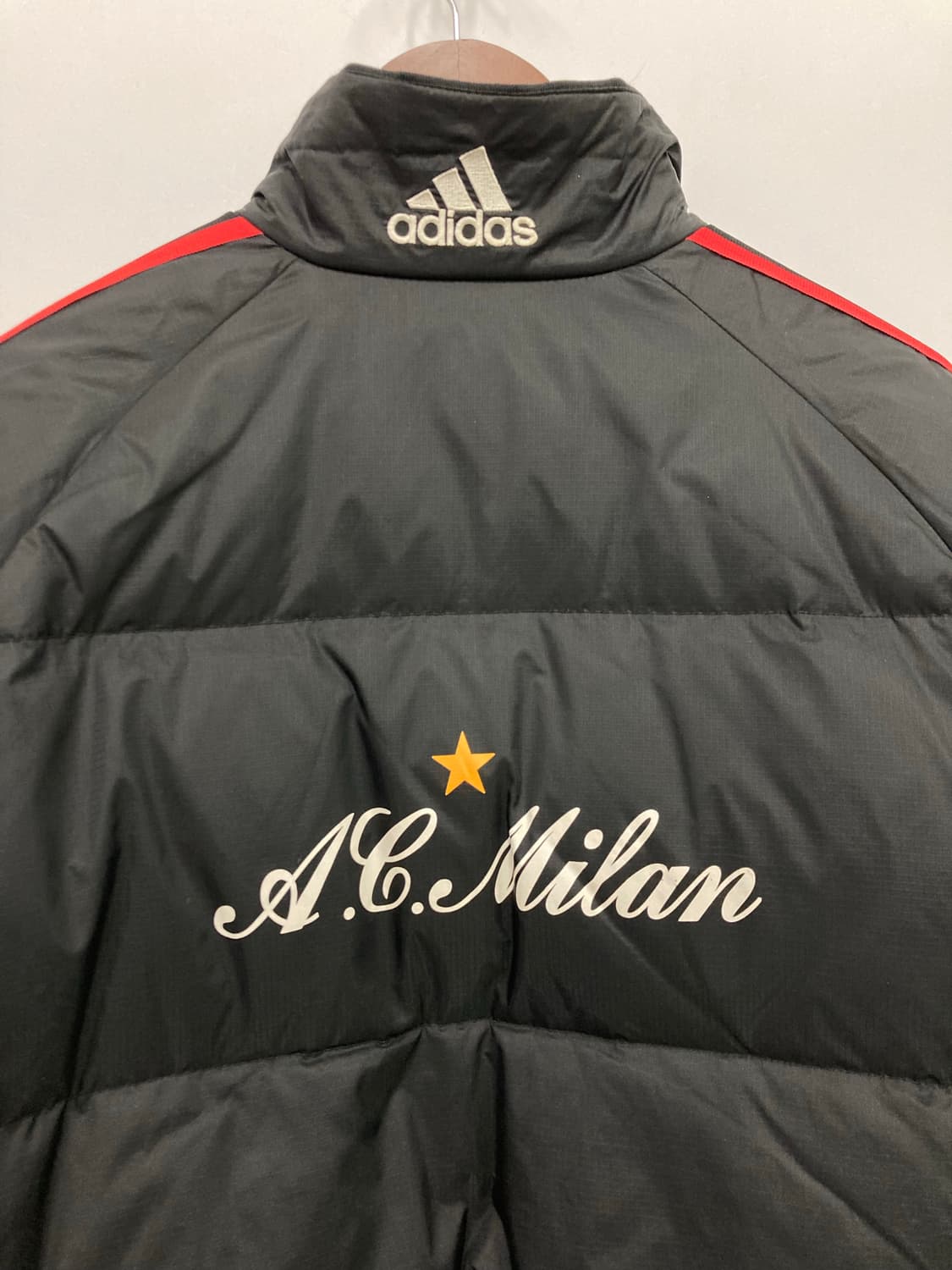 아디다스 시보리 자수 프린팅 패딩 상품이미지3