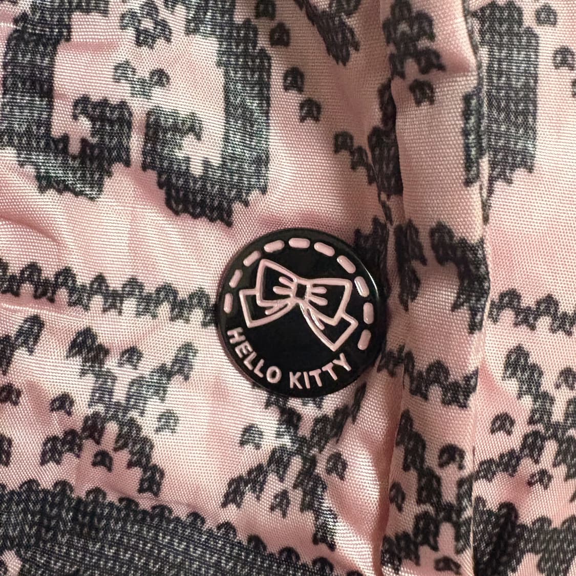 (이체시에눌) 고전키티 헬로키티 눈꽃 포인트 초코딸기맛 포인트 패딩 상품이미지2