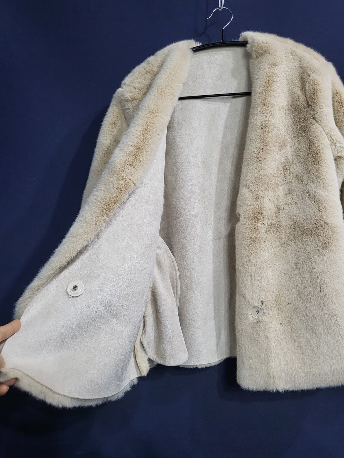 kiss thehead 페이크퍼 세미오버핏 자켓 상품이미지4