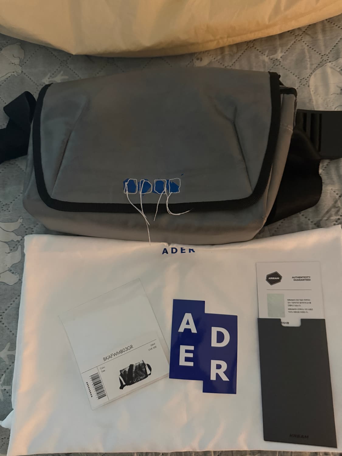 아더에러 트레이스 애드모어 크로스바디백 그레이 팔아요 상품이미지1