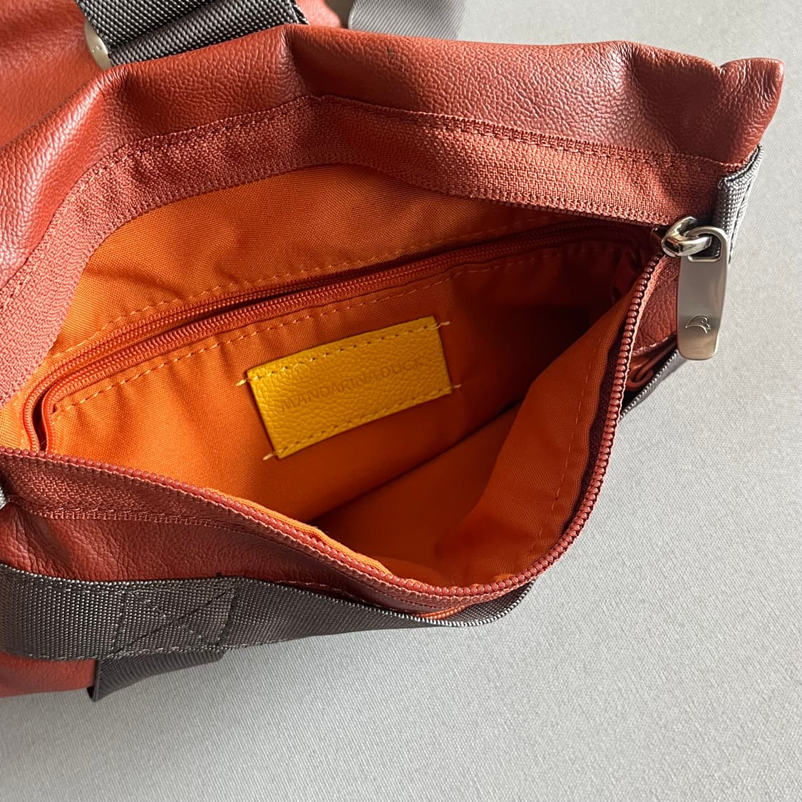 만다리나덕 킵 슬링백 상품이미지2