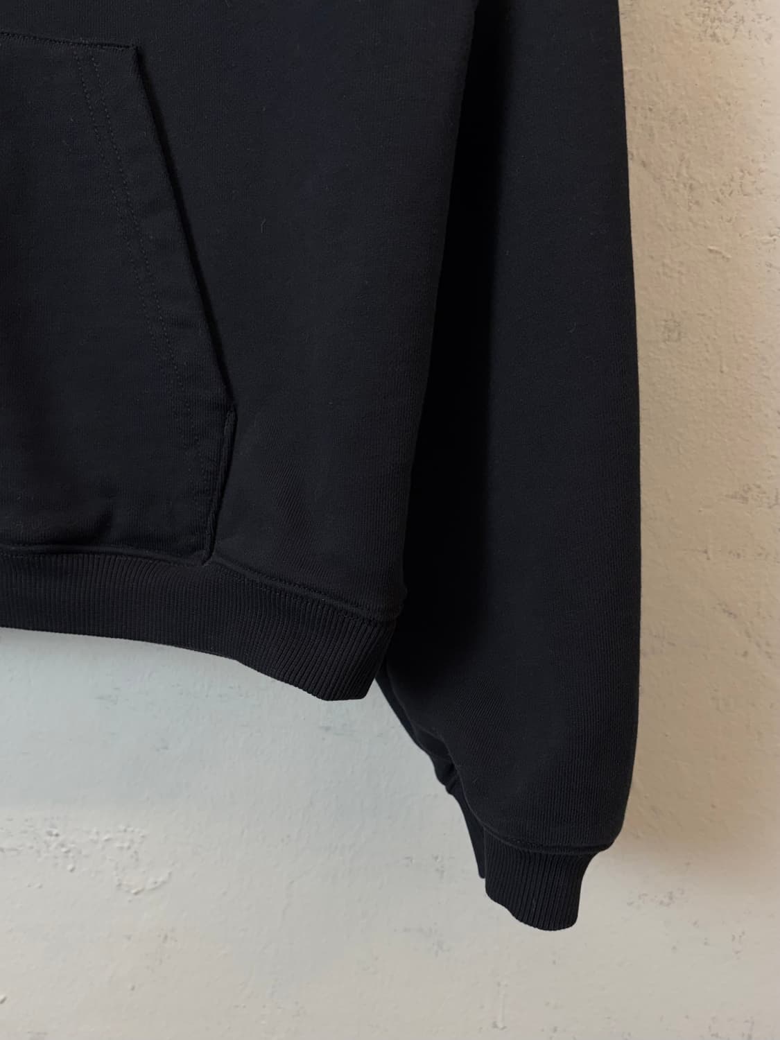 아더에러 9주년 og 9th 후드티 블랙 상품이미지5