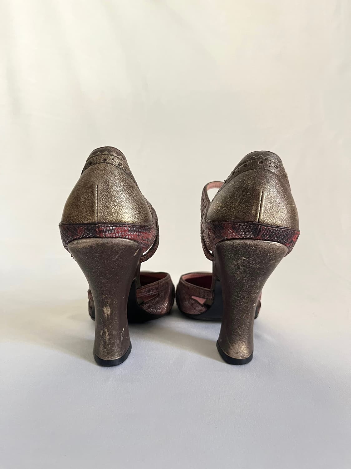MiuMiu 2000’s pink gold heels 상품이미지9