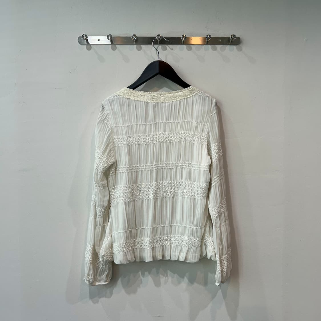 화이트 스팽글 셔링 블라우스 상품이미지7