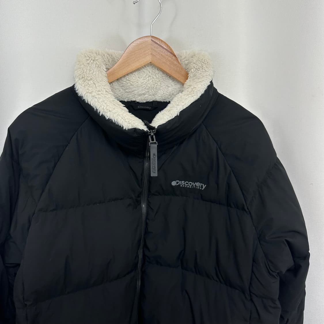디스커버리 여자 오리털 가벼운 패딩 검정 95  iow 상품이미지3