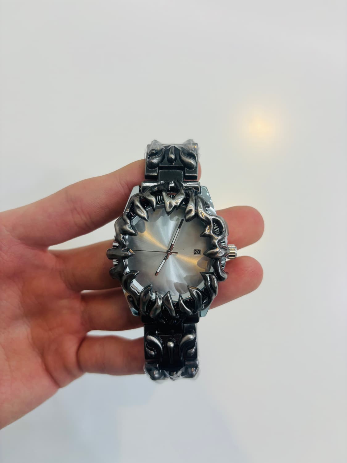 실버 메탈 아트워크 시계-스트릿 크롬 감성 상품이미지1