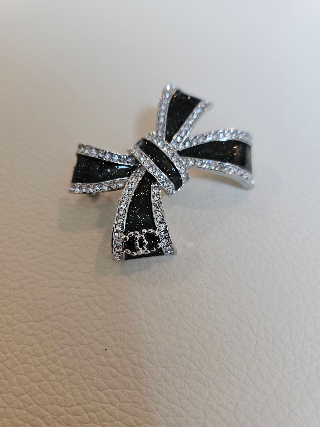 샤넬 블랙리본 CC 브로치 업사이클링 상품이미지2