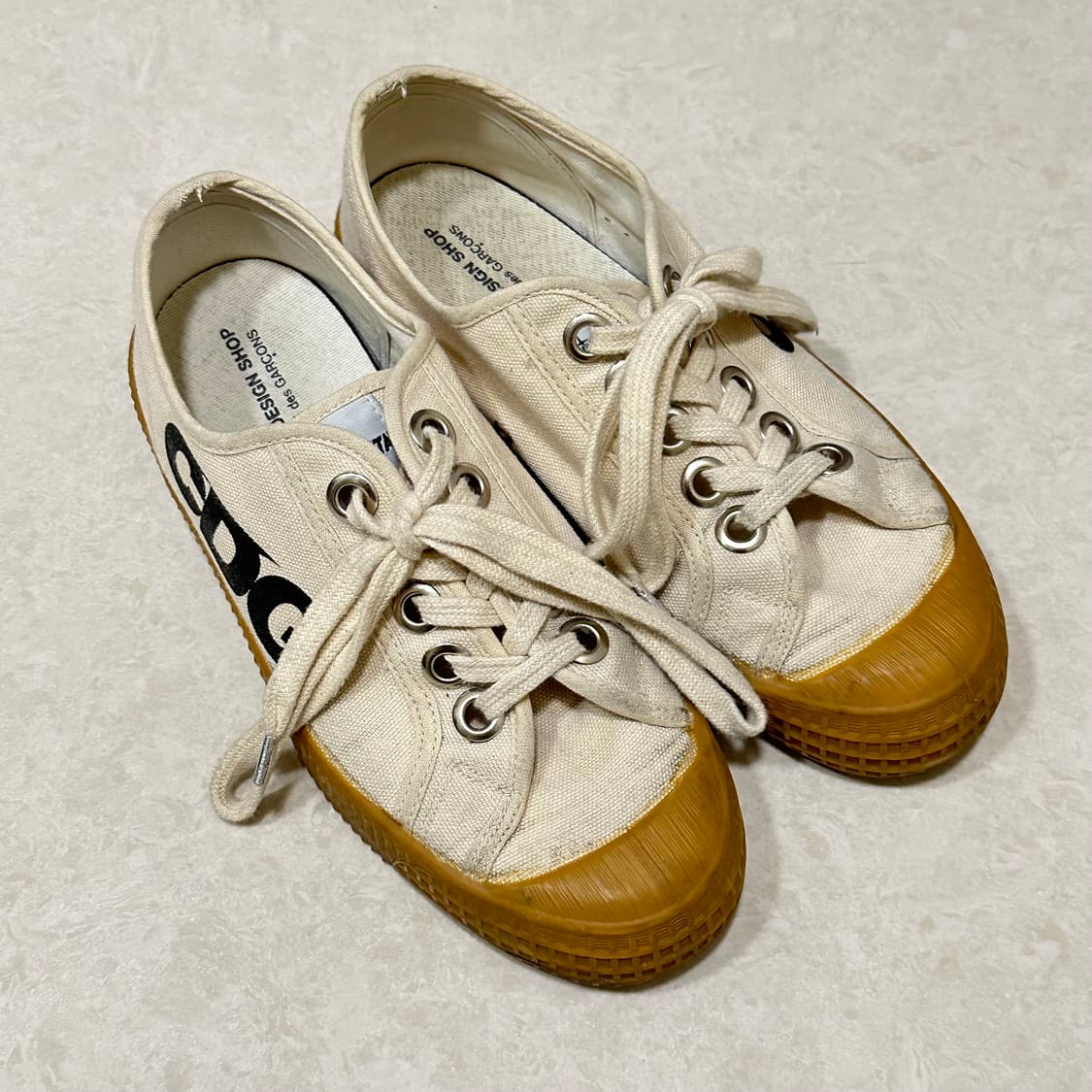 CDG x 노베스타 스니커즈 상품이미지3