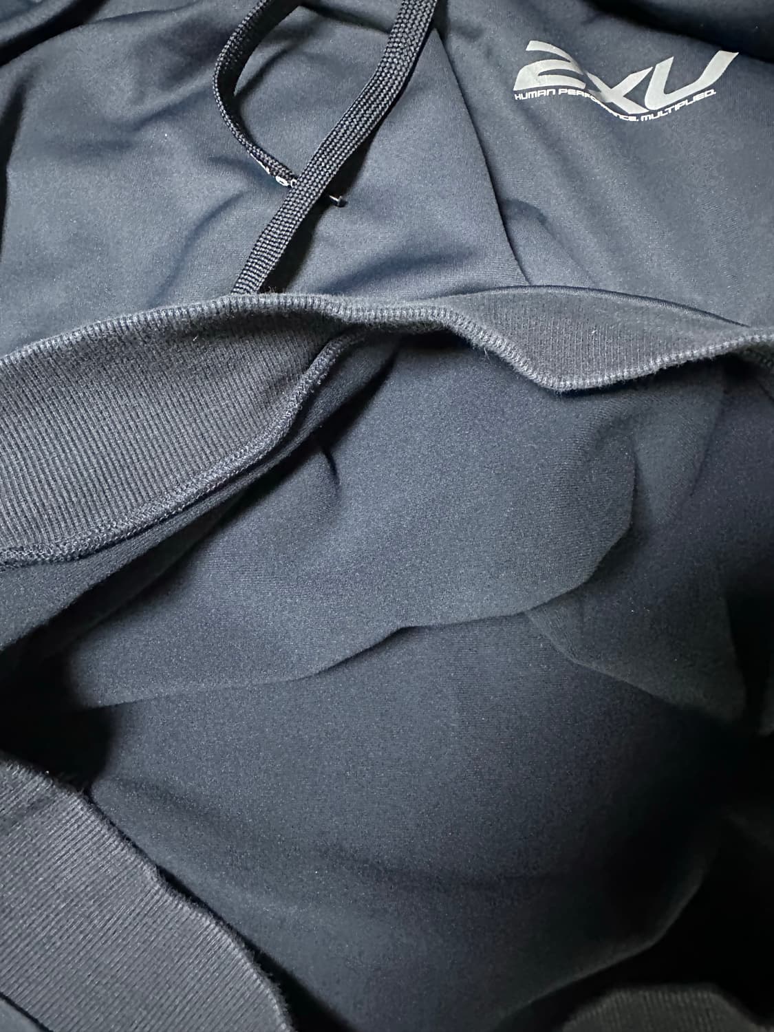 2XU 블랙 후드티 상품이미지7