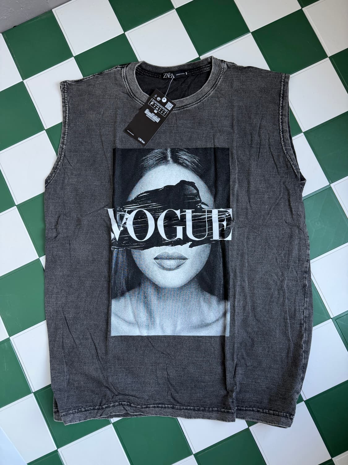 VOGUE 그래픽 민소매 나시 티셔츠 상품이미지1