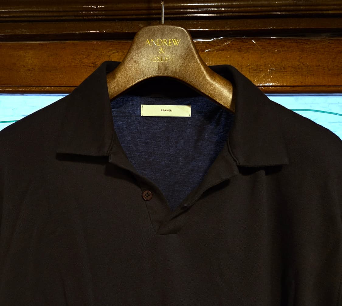 비이커 오픈칼라넥 티셔츠 상품이미지4