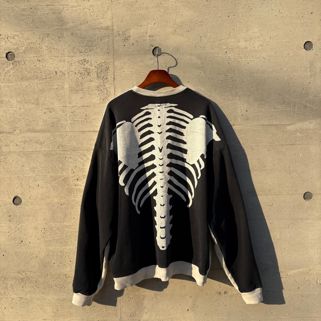 캐피탈 투톤 빅 플리스 스웻셔츠 키나리 블랙 상품이미지2