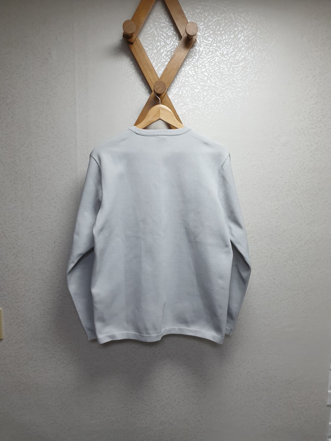 [남100] 데상트 트레이닝 기능성 긴팔티 상품이미지8