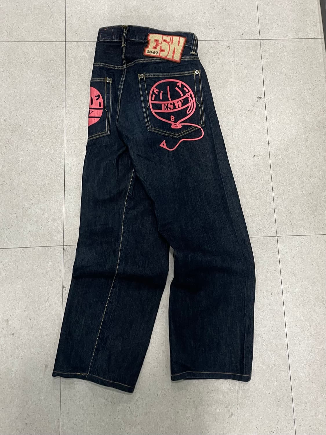 Edwin ESW Y2K 포켓 카툰 프린팅 데님 팬츠 상품이미지3