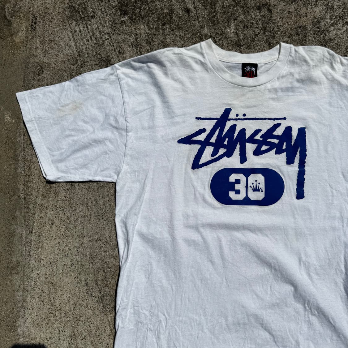 [XL] 00s Stussy 스투시 30년 기념 흰색 반팔티 상품이미지3
