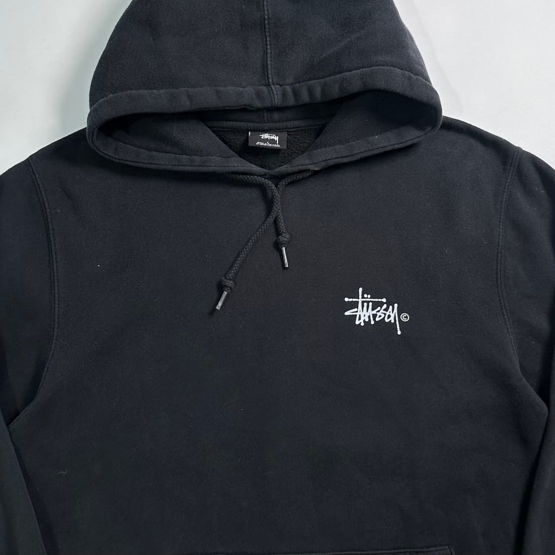 스투시 스탁로고 블랙 후드티 상품이미지2