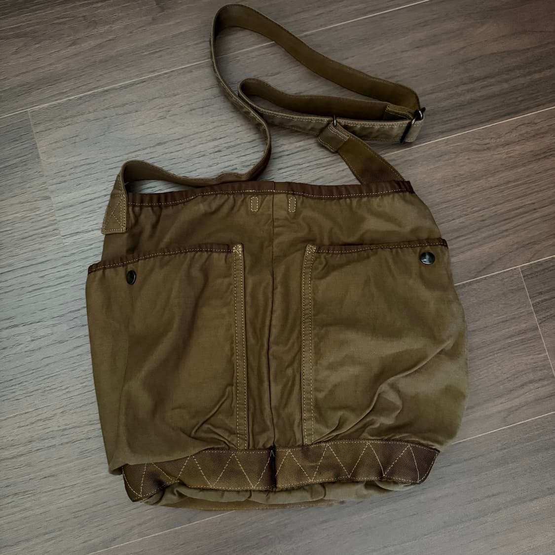 요시다포터 크랙 숄더백 L 상품이미지5