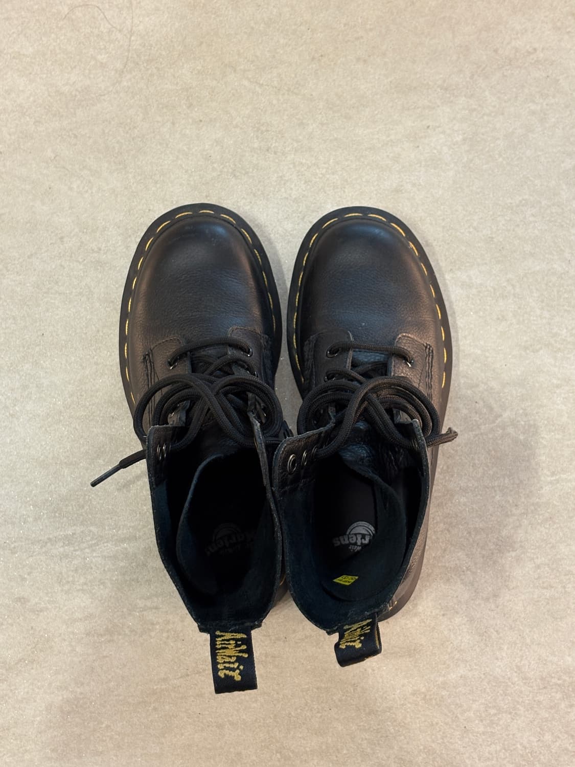 닥터마틴 1490 10홀 부츠 220 uk3 상품이미지2