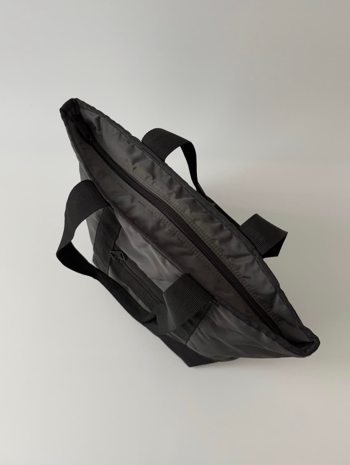 포터 x G1950 - nylon tote bag (chacole) 상품이미지6