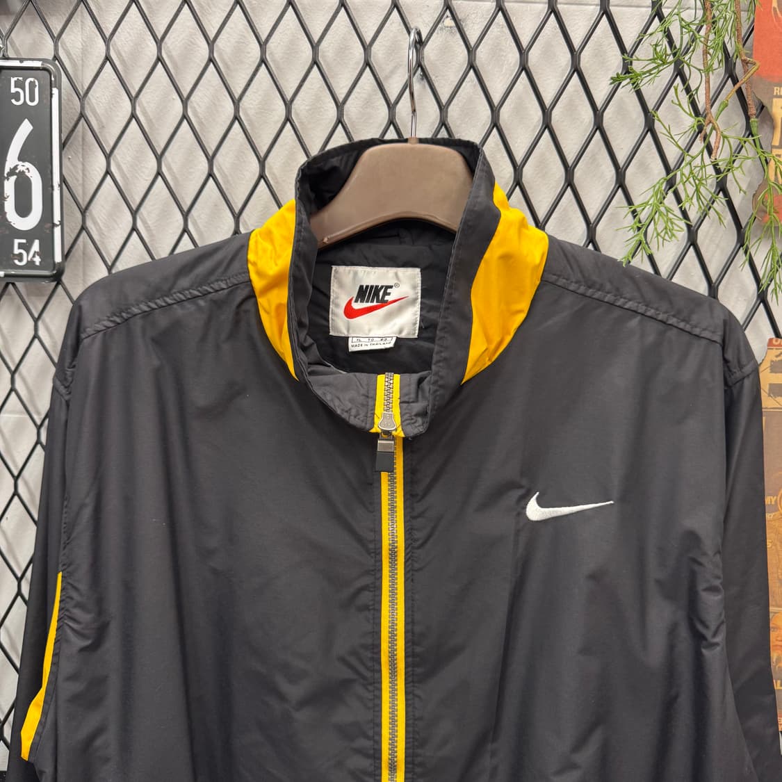 00s 나이키 올드스쿨 바람막이 후면 자수 포인트 옐로 블랙 상품이미지3