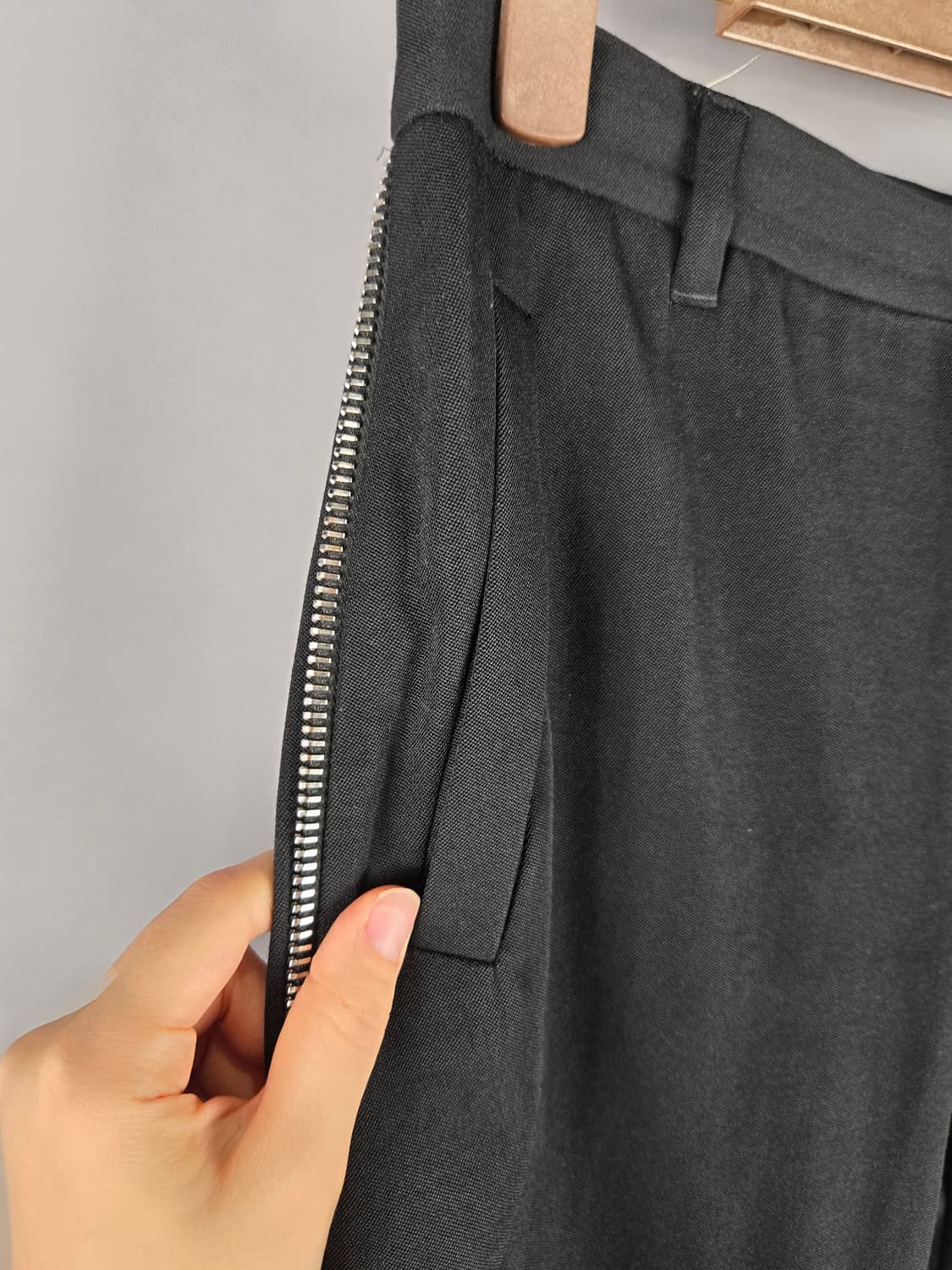 지방시 여성 울 100% 옆 지퍼 라인 슬랙스 34 바지 정품 상품이미지3