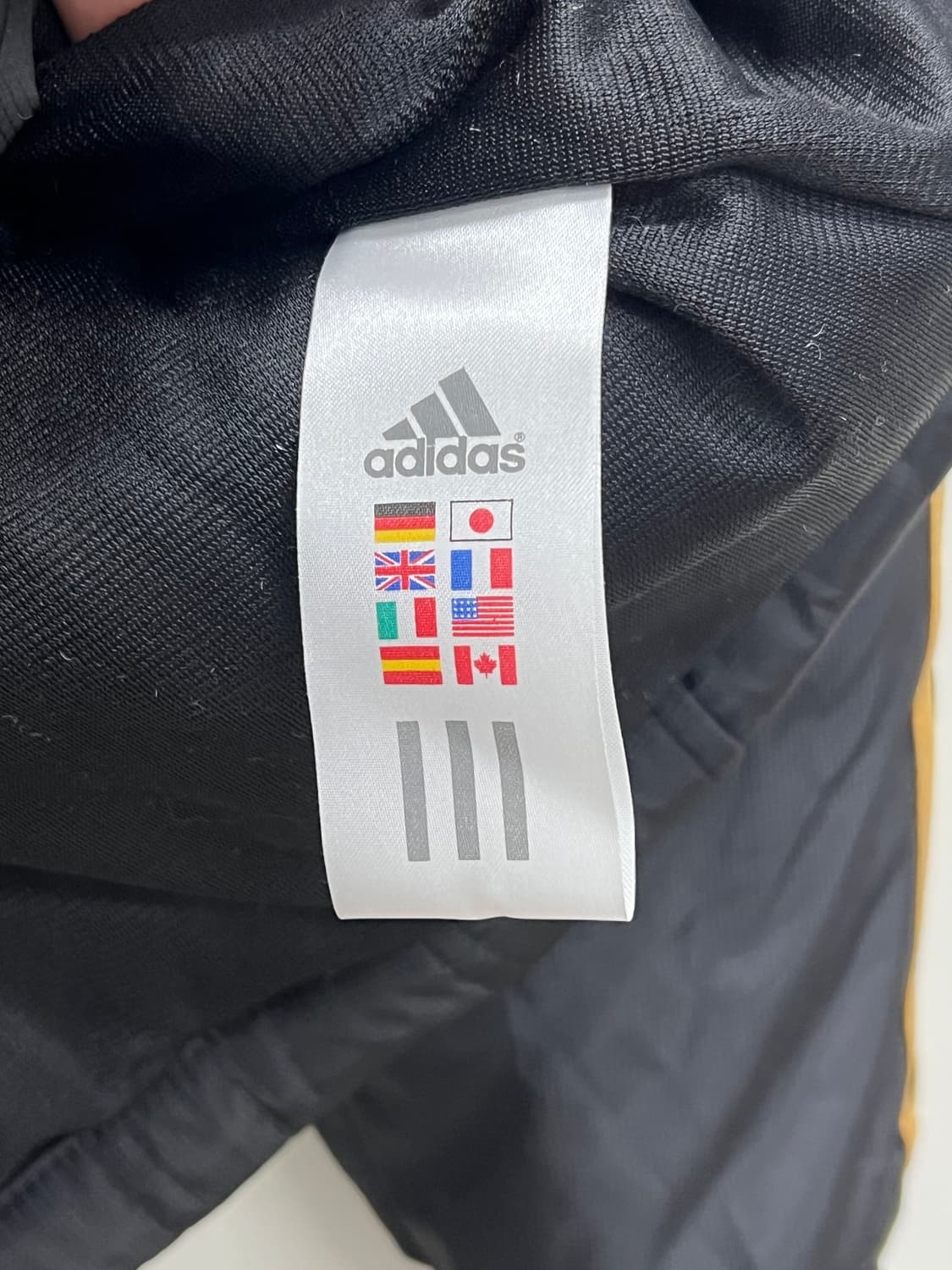 아디다스 올드스쿨 퀄팅 패딩 자켓 블랙/골드 상품이미지5