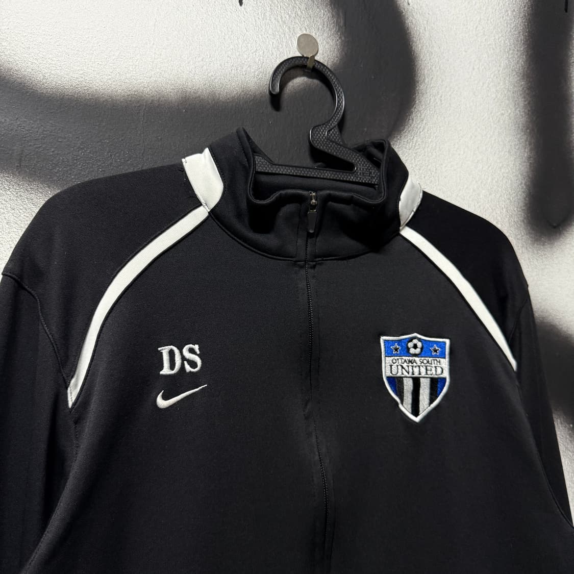 나이키 스몰 스우시 백 자수 디테일 범고래 배색 집업 저지 져지 상품이미지3