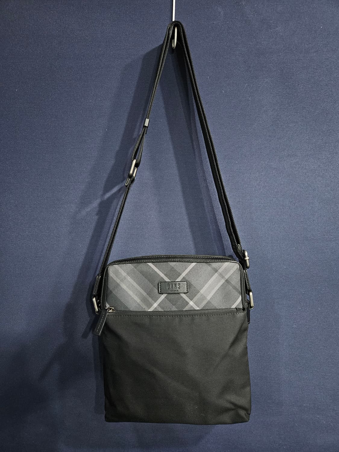 닥스 블랙 남성 크로스백  상품이미지1