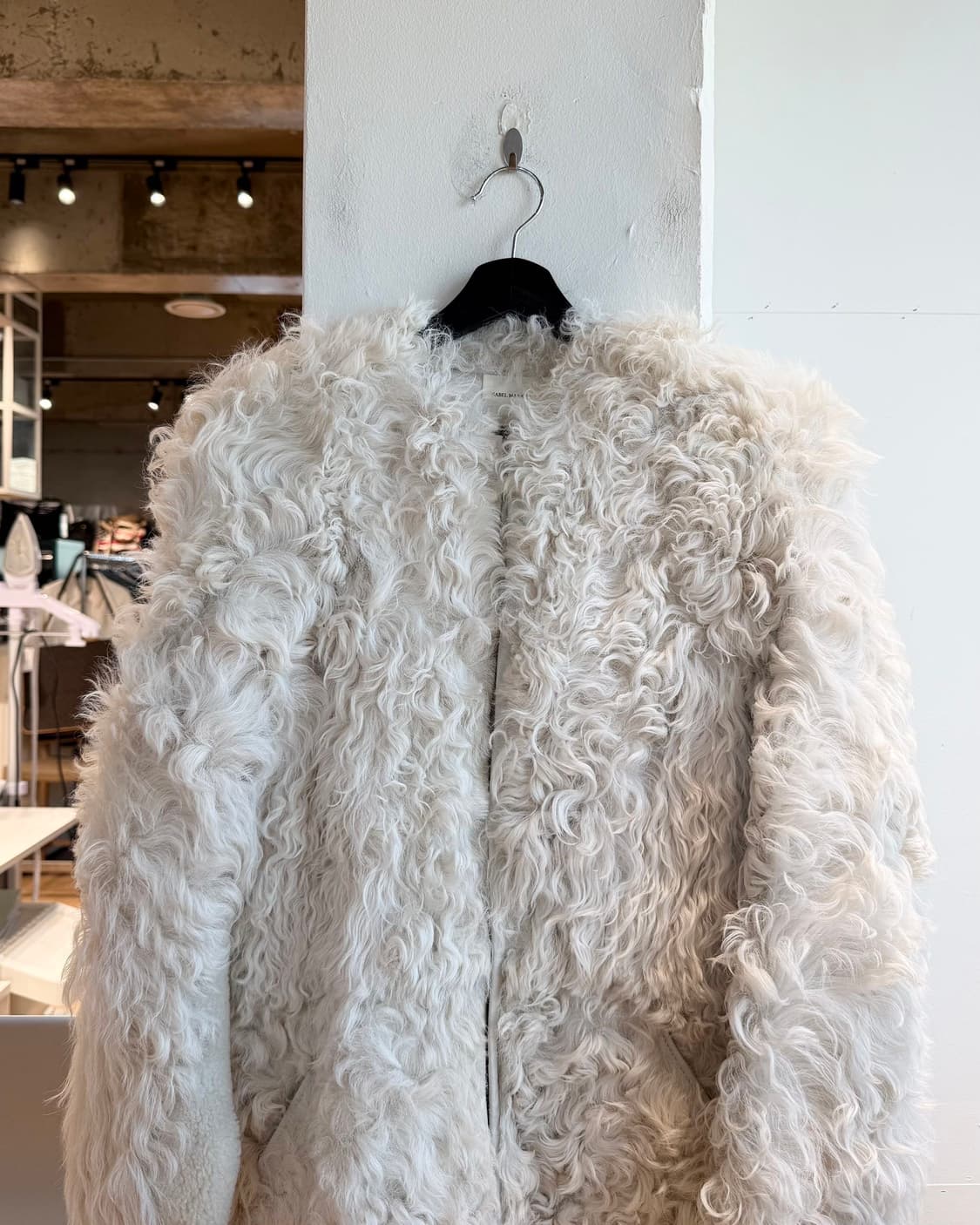 이자벨마랑 아이보리 램스킨 퍼 자켓  상품이미지3