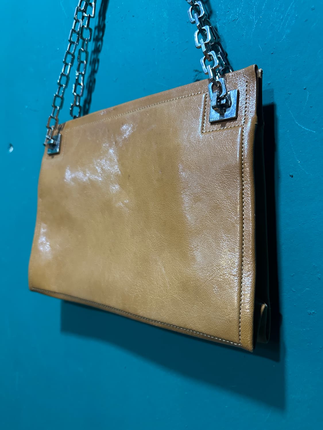 발리 레더 체인숄더백 카멜 상품이미지2