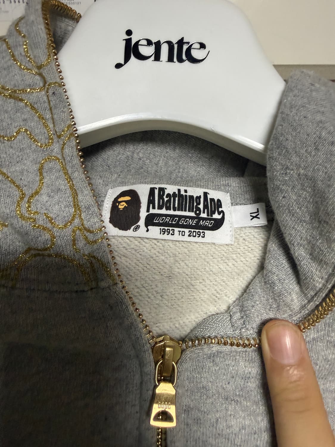 베이프 23주년 기념 골드 샤크 풀집 후드 상품이미지3