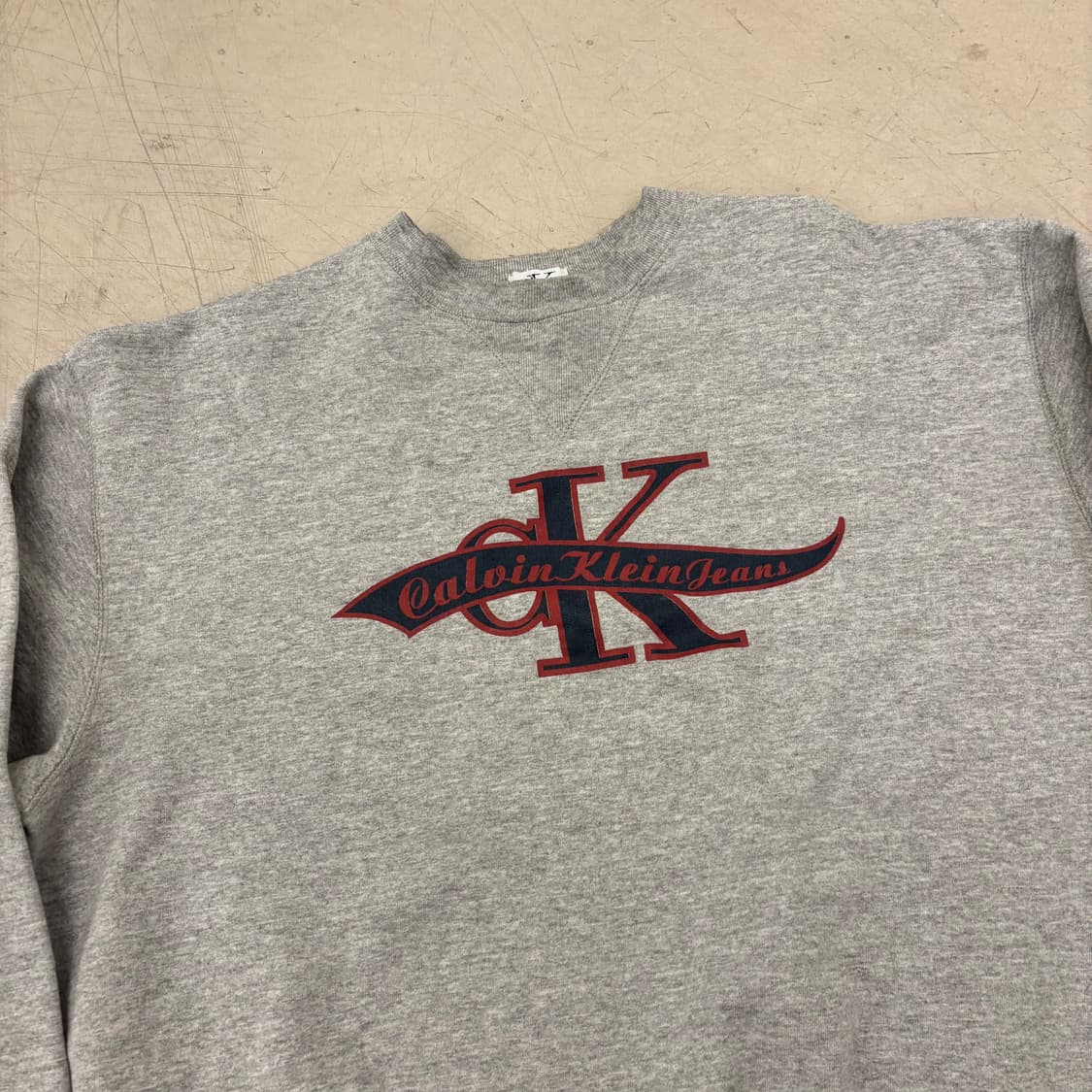 캘빈클라인 빅로고 그레이 맨투맨 상품이미지2