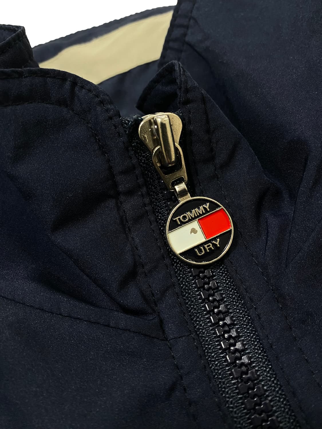 Tommy URY 올드스쿨 바람막이 상품이미지5