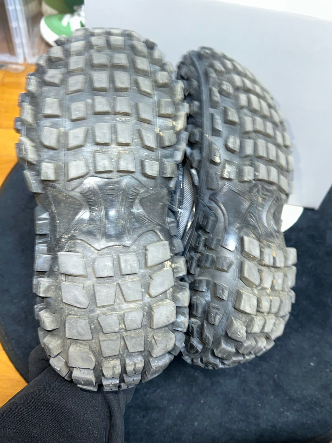 발렌시아가 디펜더 42사이즈 상품이미지3