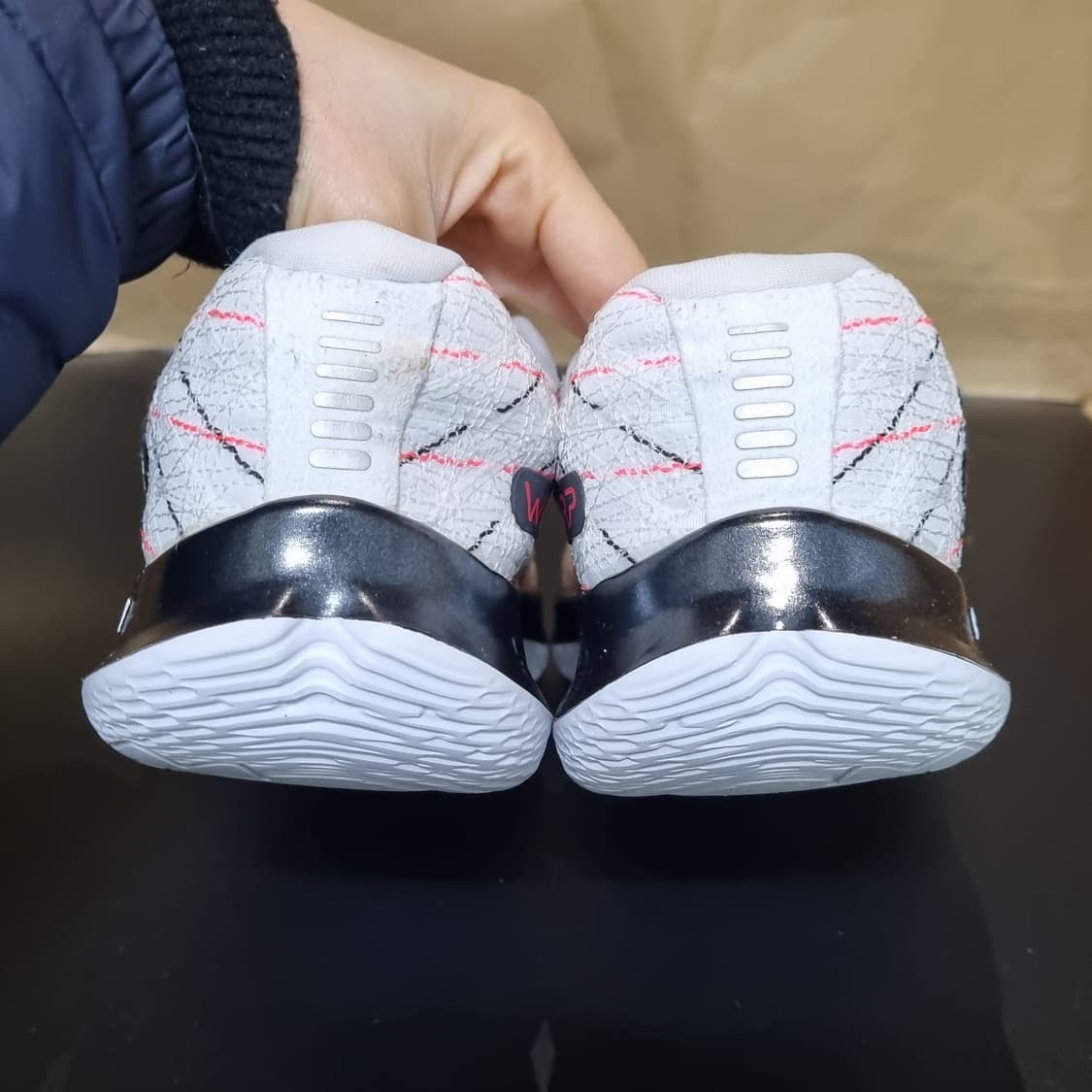 언더아머 플로우 벨로시티 남성런닝화285 상품이미지4