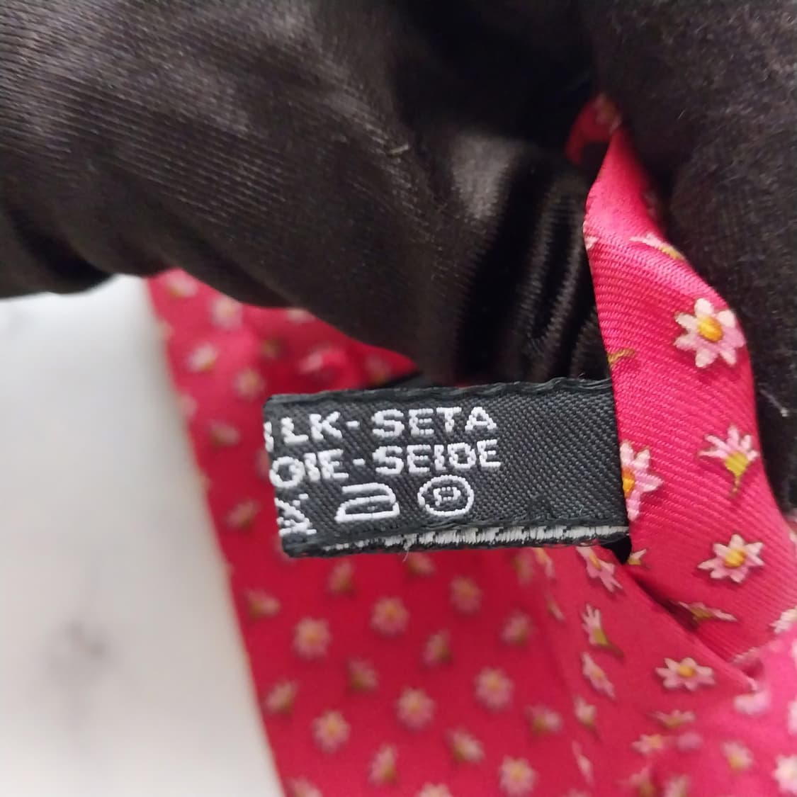 살바토레 페라가모 실크 레드 플라워 넥타이 9.8cm A등급 K1620
 상품이미지10