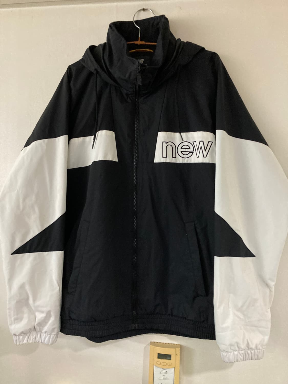 뉴발란스 바람막이 L 상품이미지1