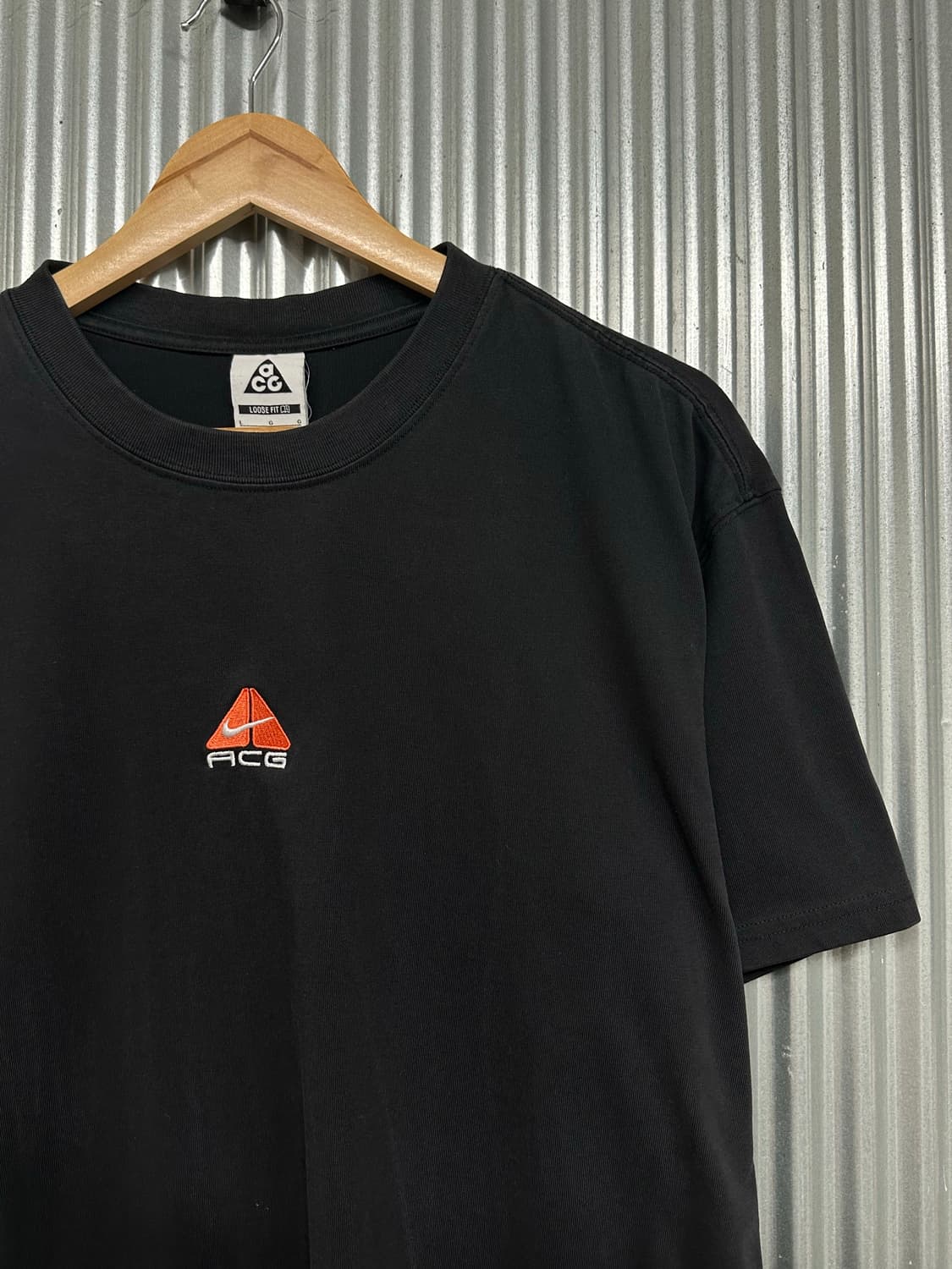 [L] 나이키 ACG 블랙 로고 반팔 티셔츠 상품이미지3