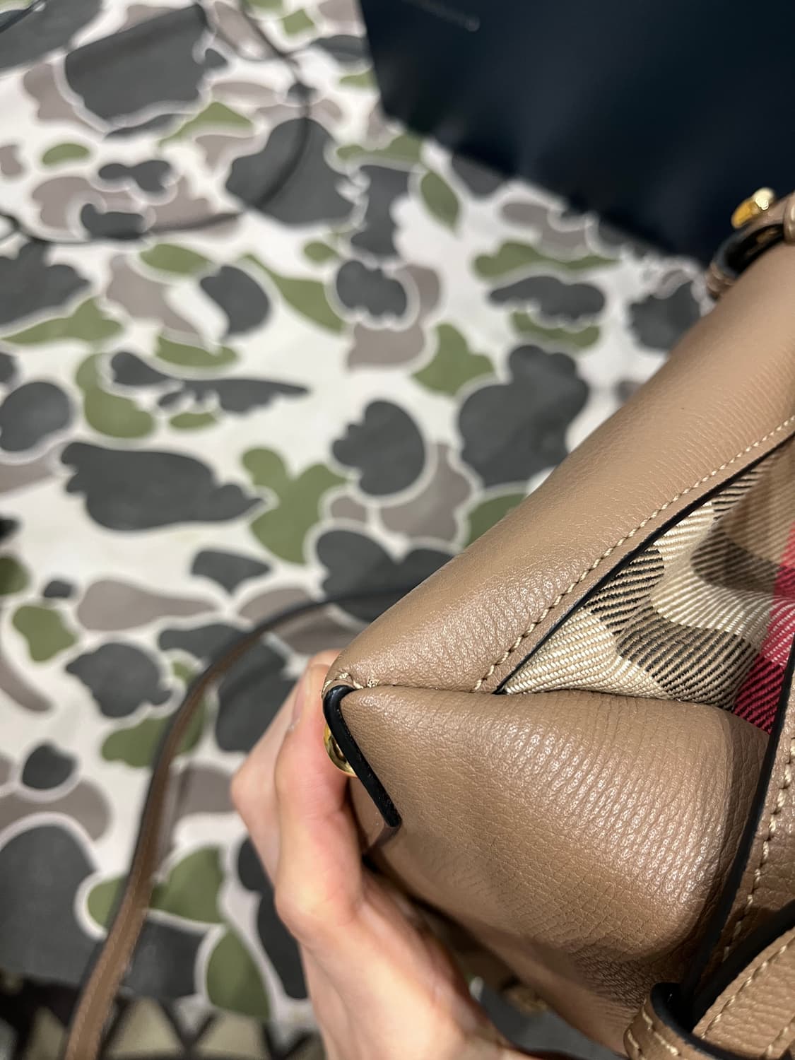 버버리 하우스체크 스몰 배너백 상품이미지5