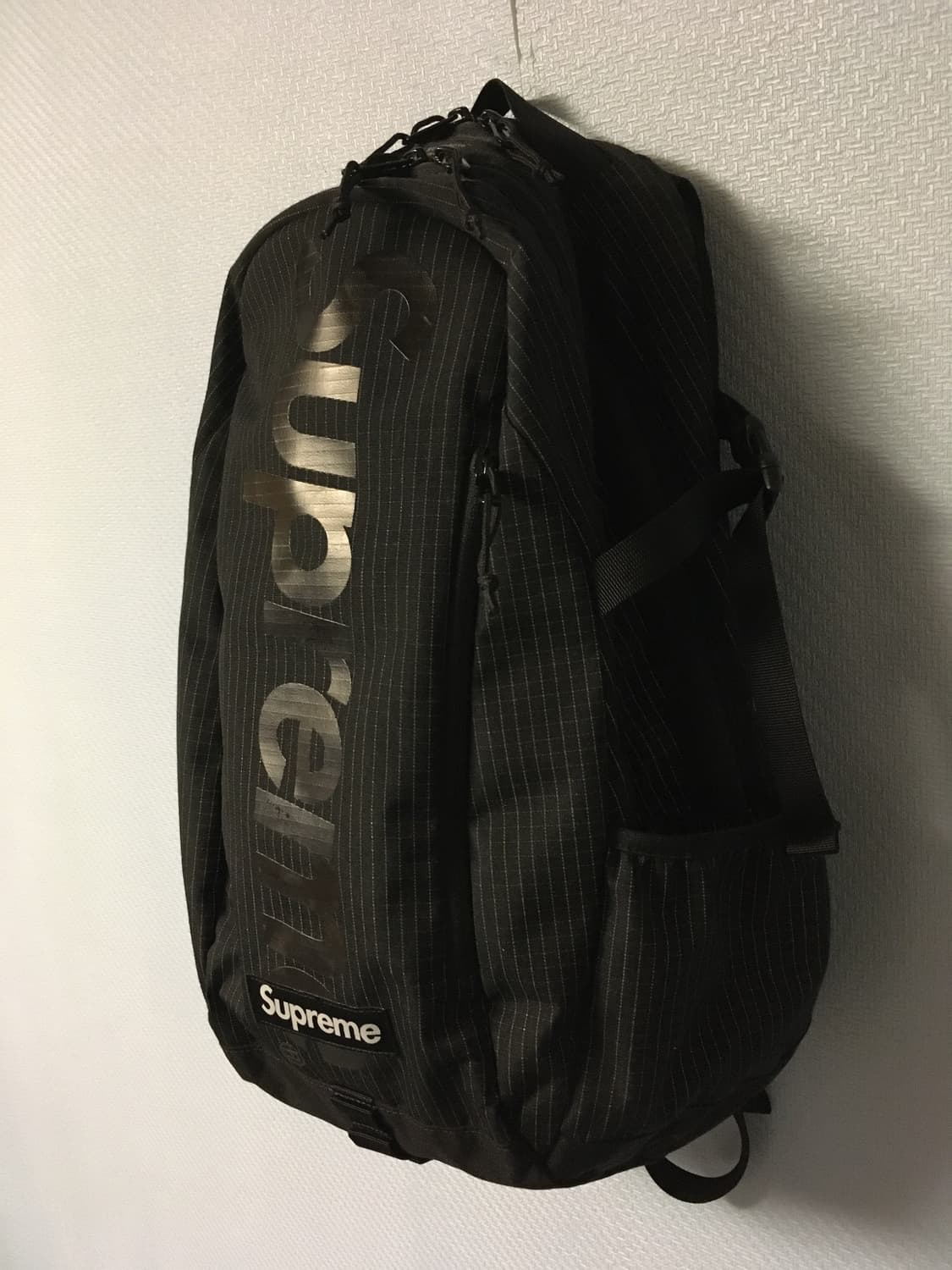 슈프림 백팩 블랙 - 24SS 상품이미지2