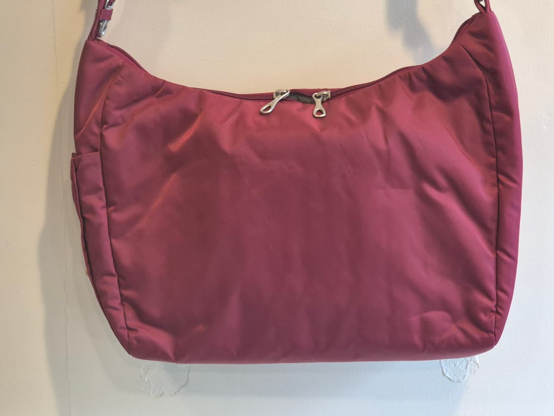 (새상품)pacsafe 팩세이프 호보백 버건디 가방/도난방지 여행용 상품이미지4