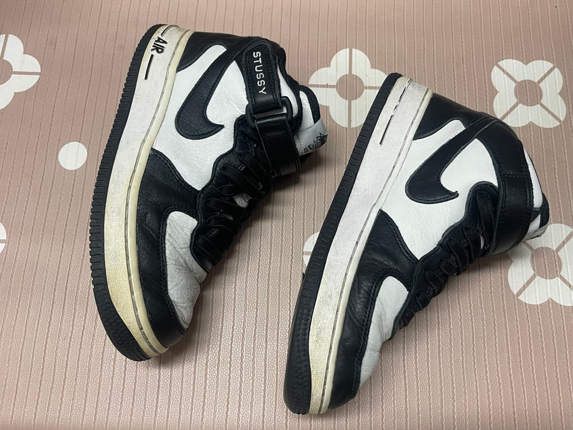 나이키x스투시 에어포스 1 '07 미드 SP 블랙 앤 라이트 본 235 상품이미지4