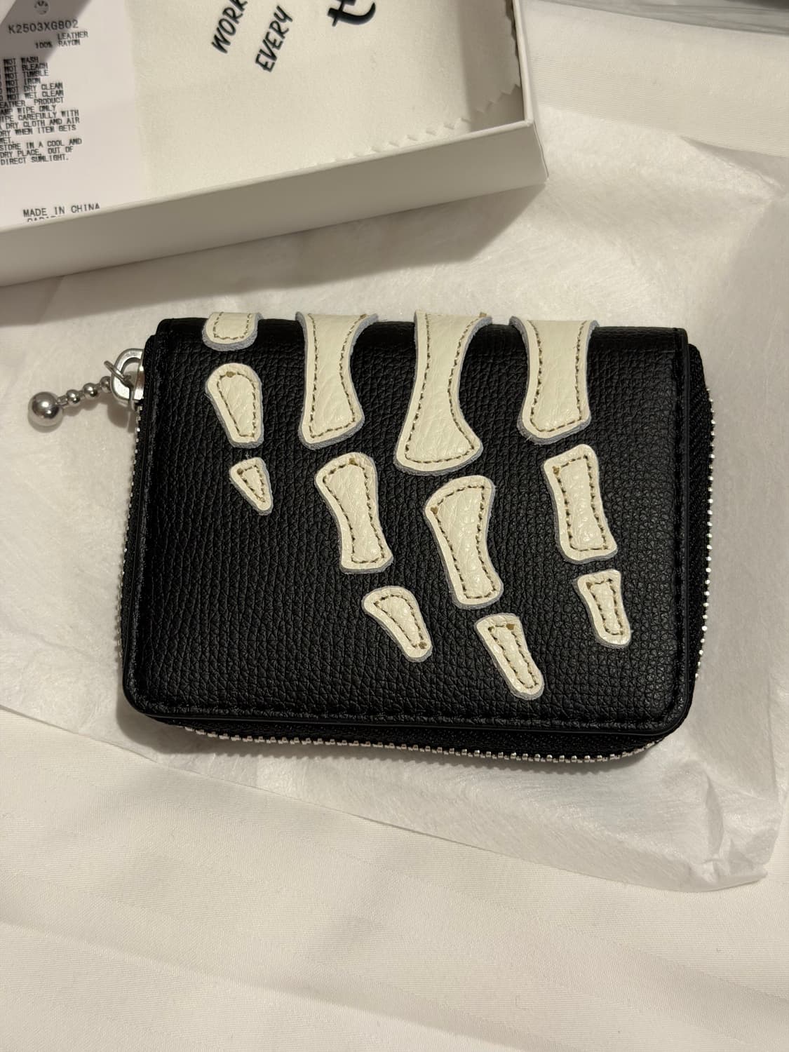 캐피탈 떰즈 업 본 핸드 집 미니 지갑 블랙 상품이미지2