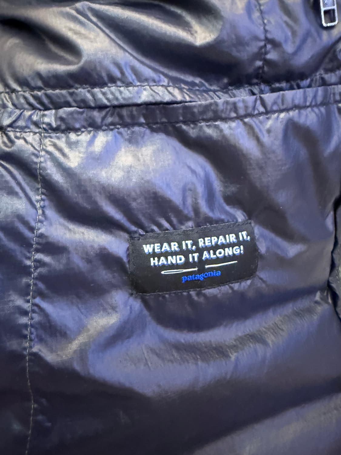 파타고니아 경량패딩 카키 M사이즈 상품이미지4