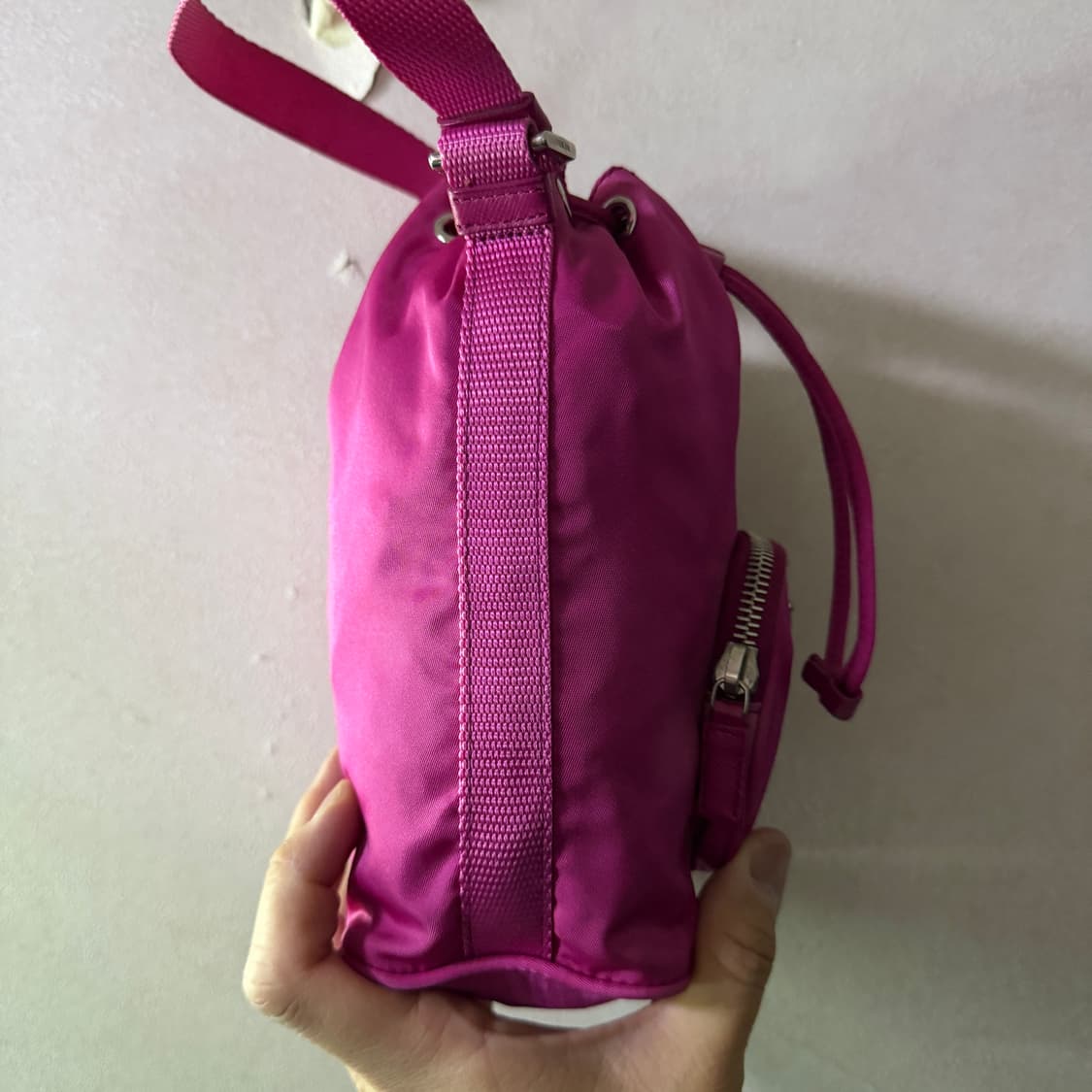 프라다 포코노 나일론 미니 버킷 토트백  상품이미지6